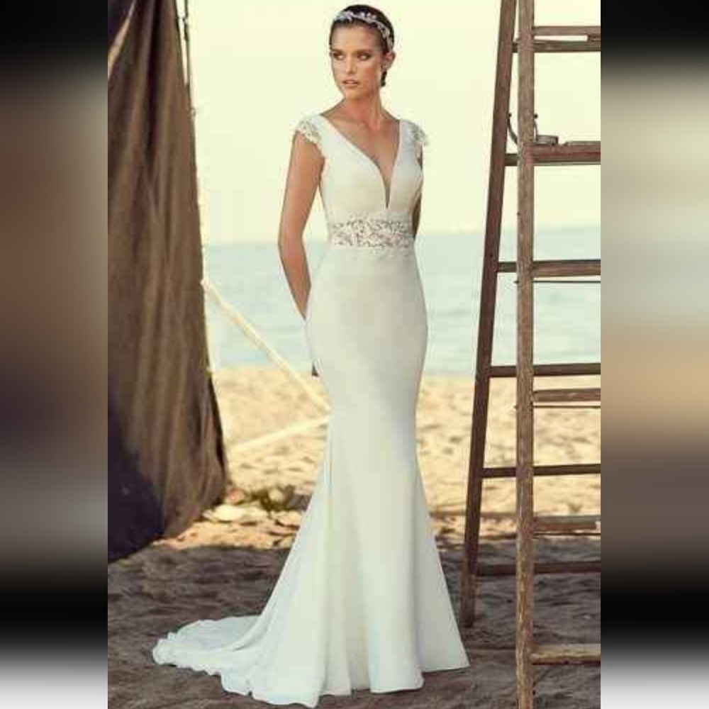 Brand New Mikaella wedding dress Chloe, 2181